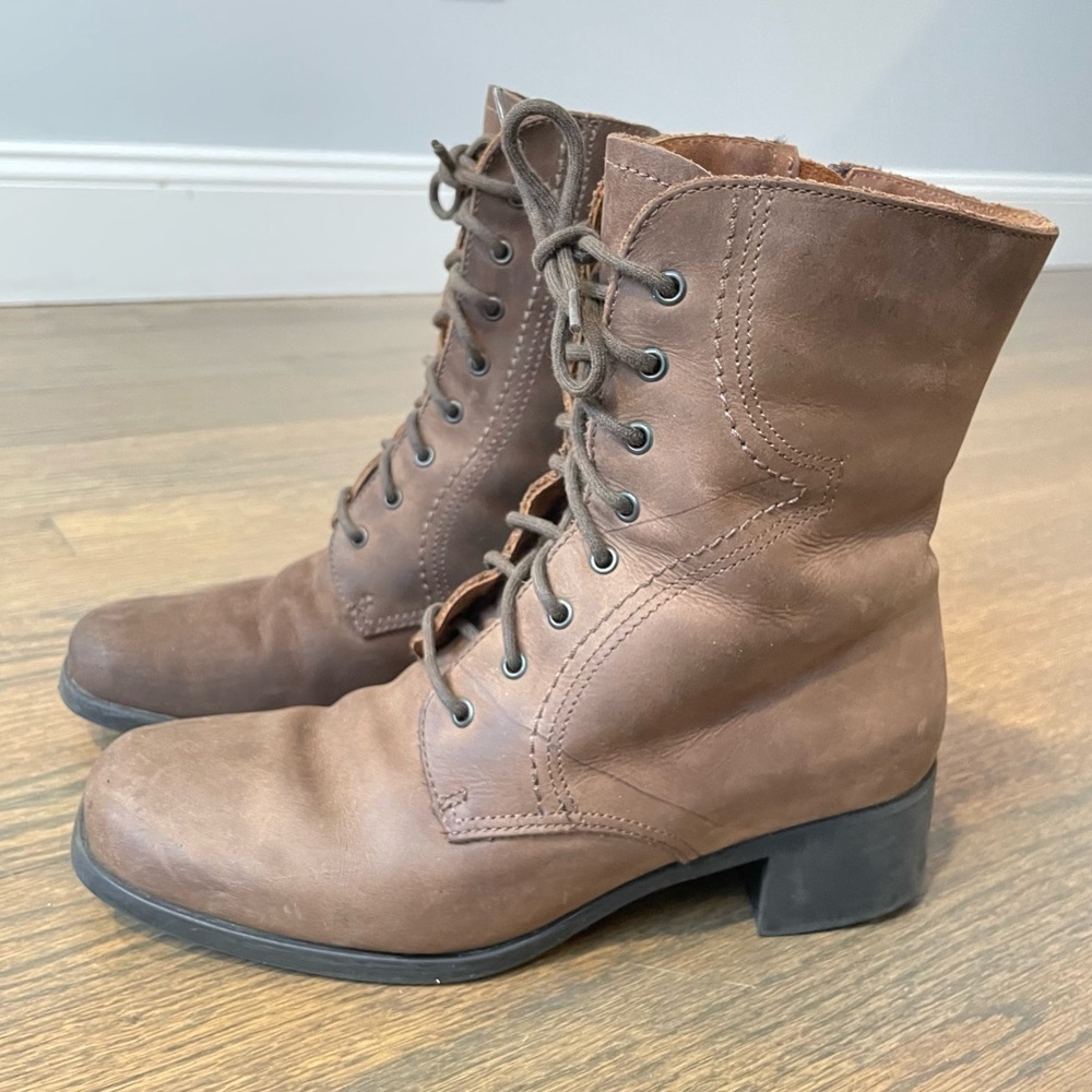 La Canadienne Brown Suede Square Toe Block Heel Side Zip Ankle Boot Fur Lined